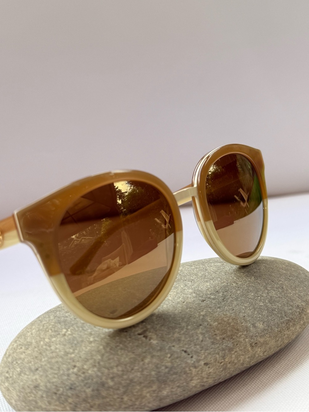Tory Burch two toned sunglasses - Picture 2 of 7